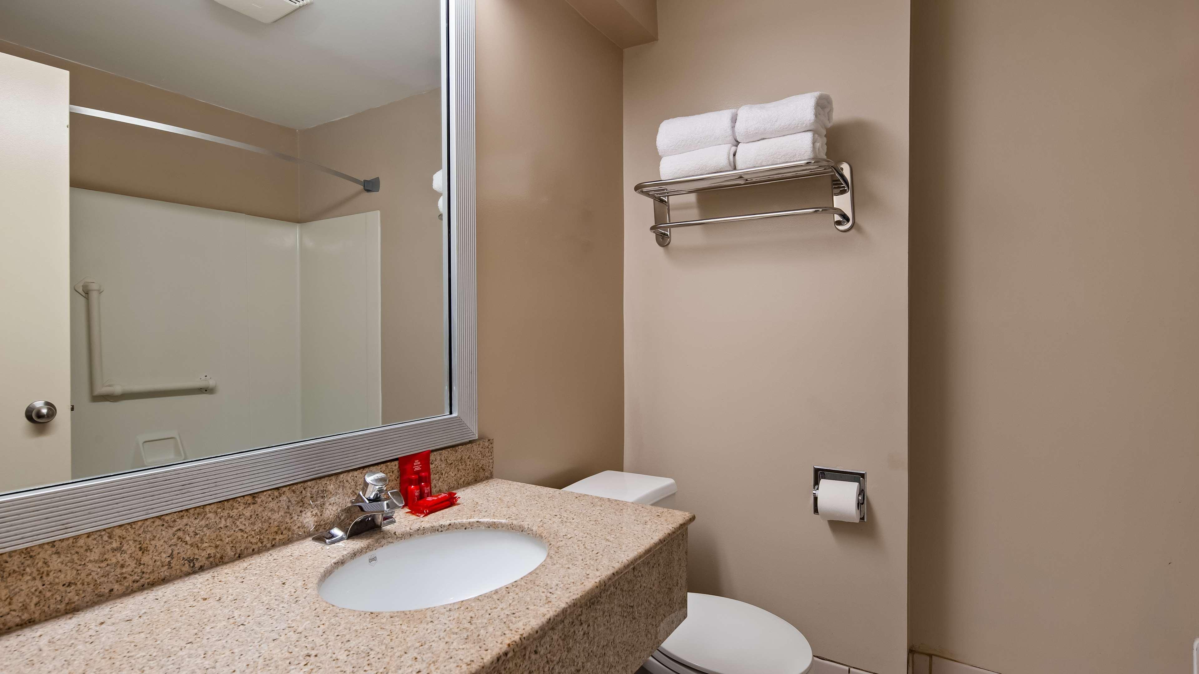 Surestay Hotel By Best Western Ист-Брунсвик Экстерьер фото