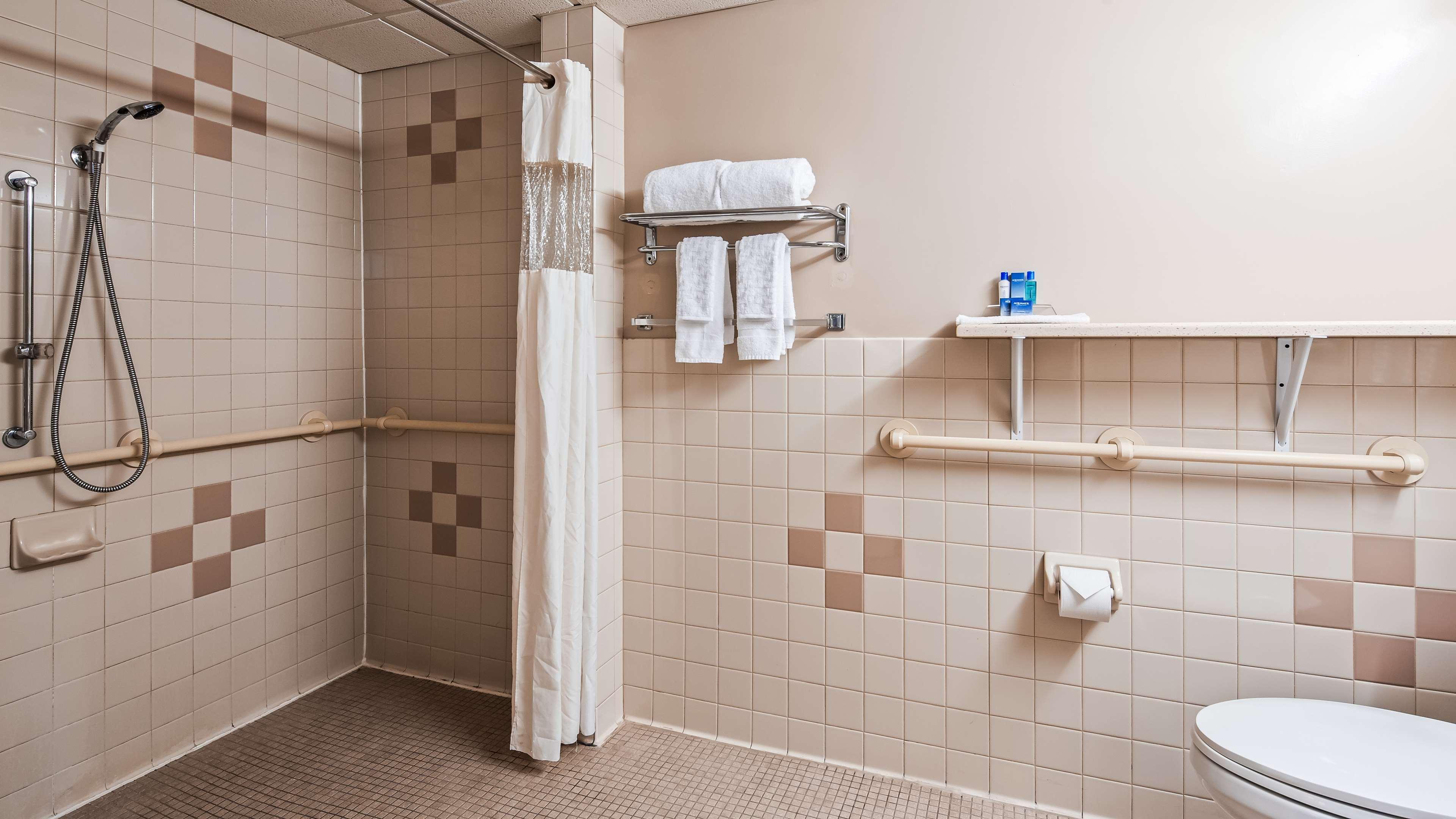Surestay Hotel By Best Western Ист-Брунсвик Экстерьер фото