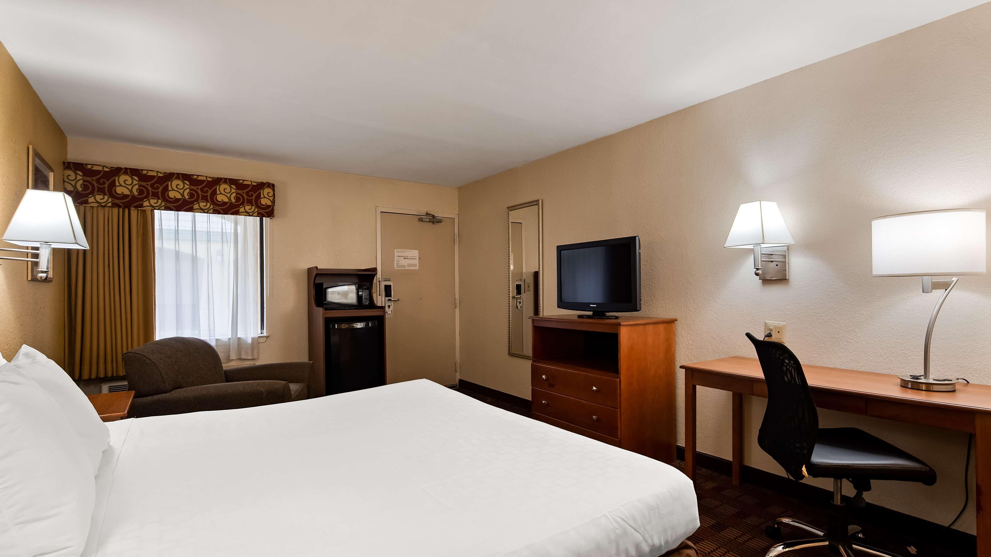 Surestay Hotel By Best Western Ист-Брунсвик Экстерьер фото