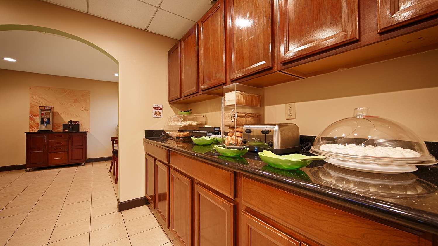 Surestay Hotel By Best Western Ист-Брунсвик Экстерьер фото