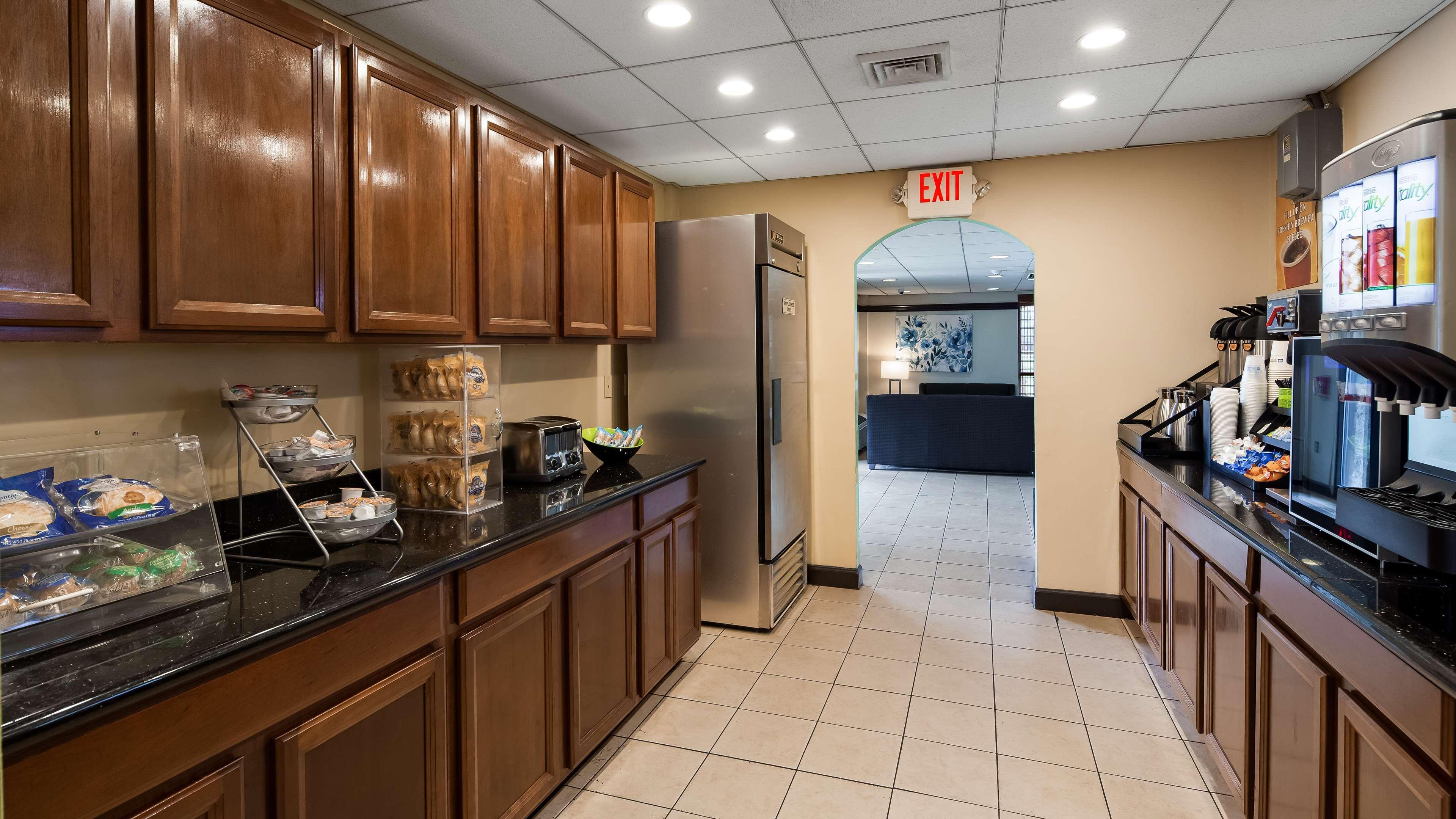 Surestay Hotel By Best Western Ист-Брунсвик Экстерьер фото